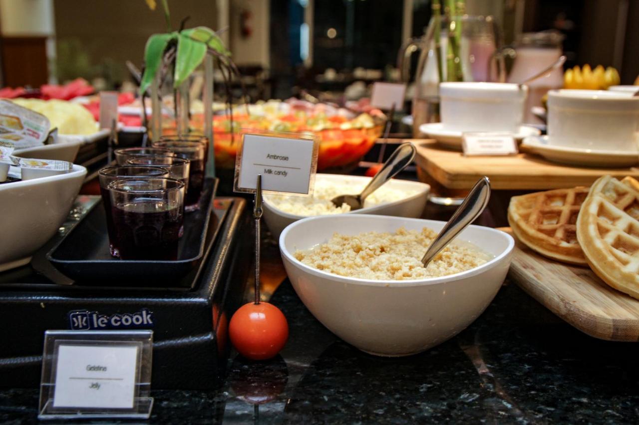 Bristol Centro Civico Curitiba Hotel Екстериор снимка