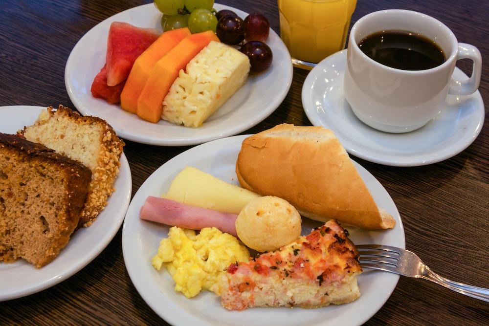 Bristol Centro Civico Curitiba Hotel Екстериор снимка