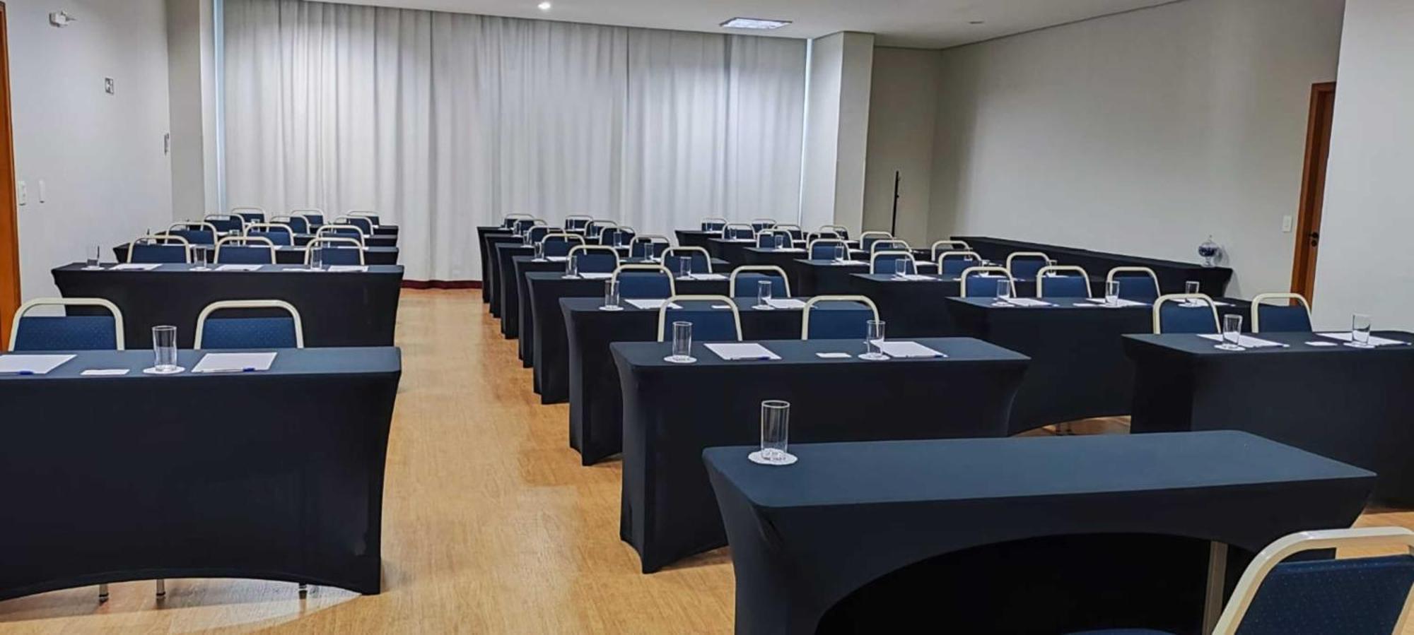 Bristol Centro Civico Curitiba Hotel Екстериор снимка