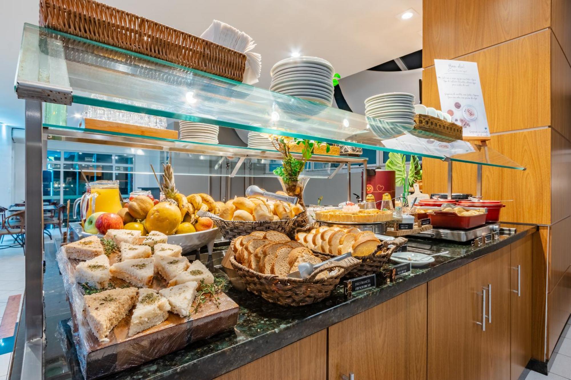 Bristol Centro Civico Curitiba Hotel Екстериор снимка