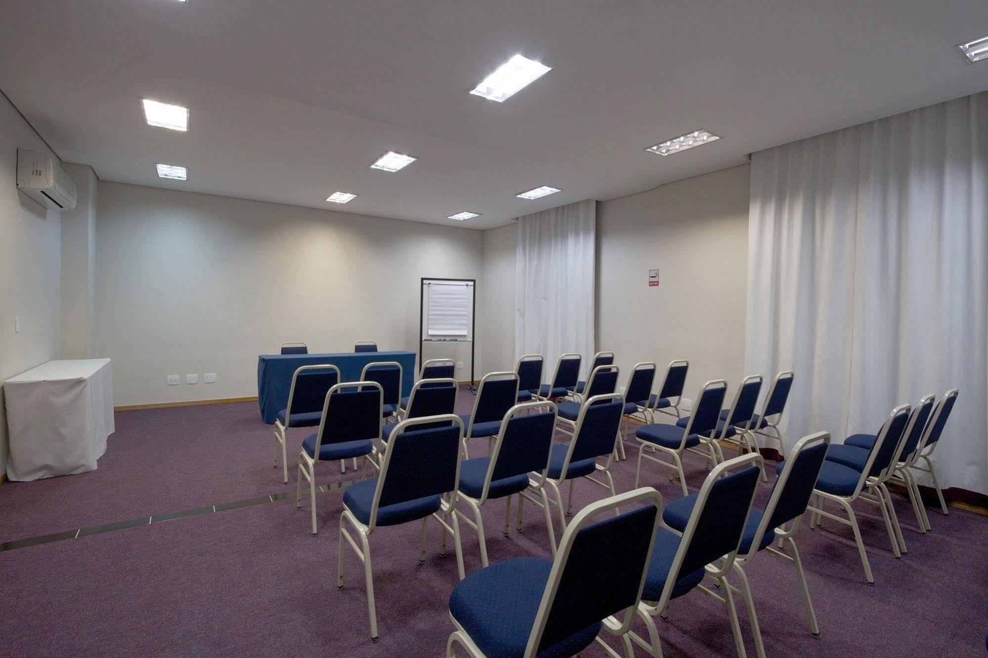 Bristol Centro Civico Curitiba Hotel Екстериор снимка